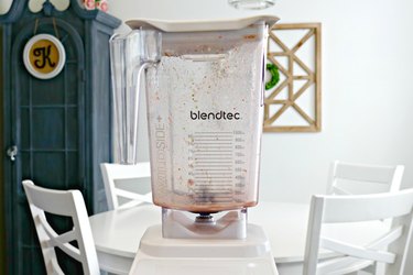 how to clean a blender