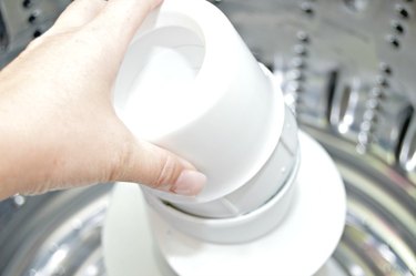 how to clean a top loading washing machine with natural ingredients