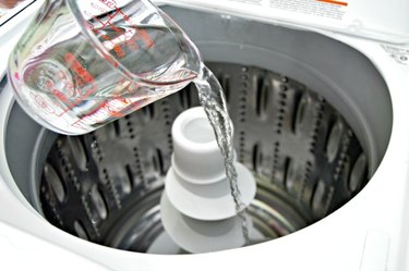 how to clean a top loading washing machine with natural ingredients