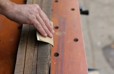 Sanding_Wood_Beams_eHow