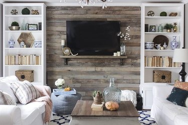 How to Create a Wood Pallet Accent Wall