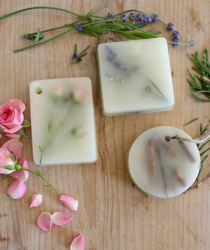Make your own scented wax bars.