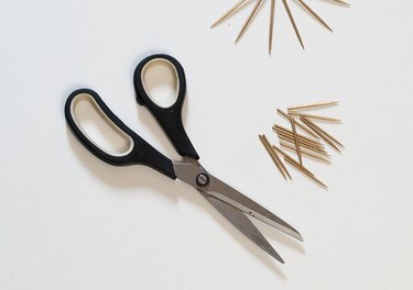 Trim ends of sixteen toothpicks.