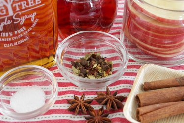 ingredients for pickled apples