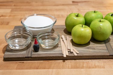 Easy Old-Fashioned Candy Apples Recipe