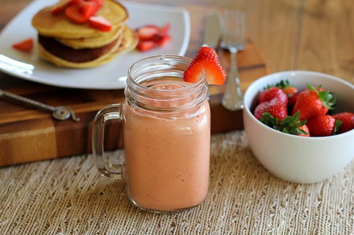 Strawberry Breakfast Smoothie