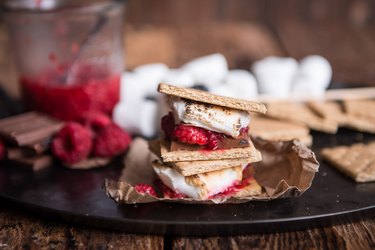 How to Make Raspberry S'mores