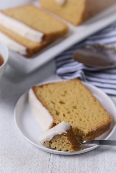 Copycat Starbucks Lemon Loaf Cake Recipe