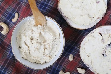 Vegan cream cheese